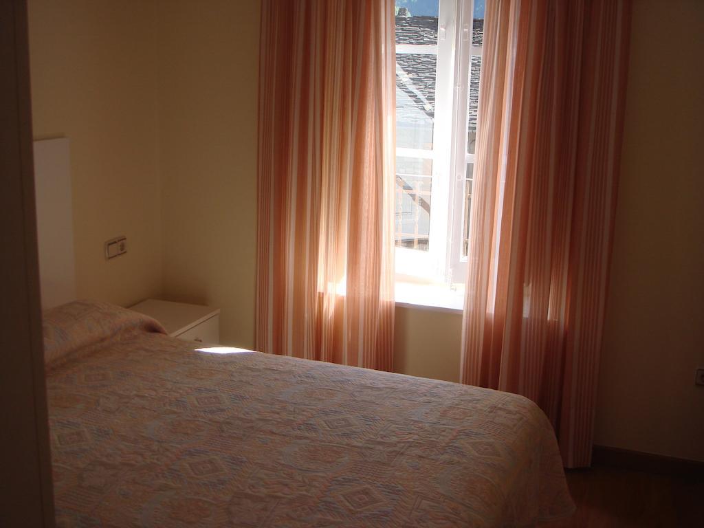 Apartamentos Valles Брото Стая снимка