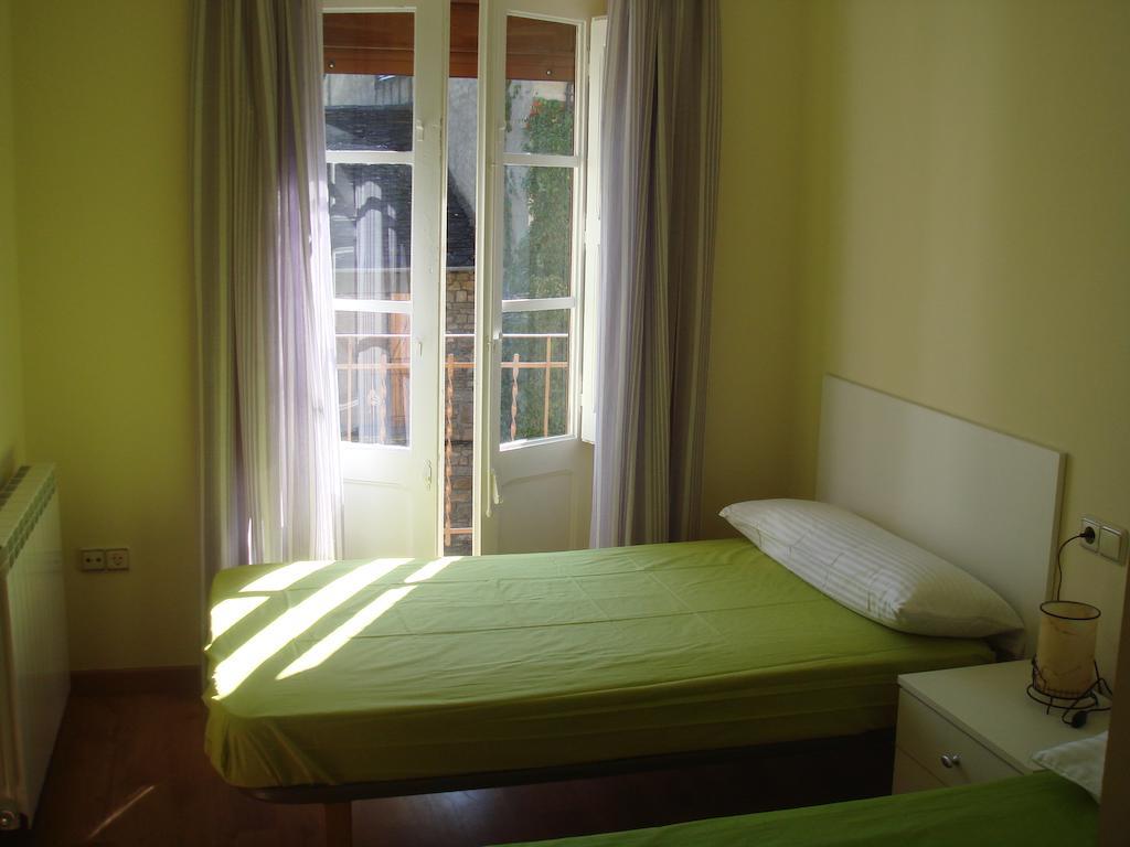 Apartamentos Valles Брото Стая снимка